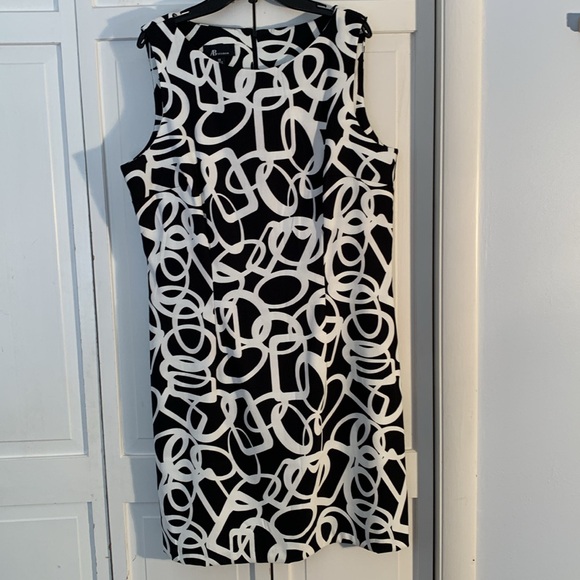 AB Studio Dresses & Skirts - AB Studio Black Sheath Midi Dress with Sleeveless Design and Crew Neck EUC
